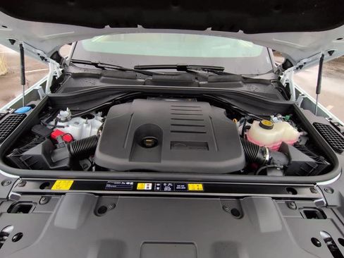 New 2026 Land Rover Range Rover Long Wheelbase SE image 11