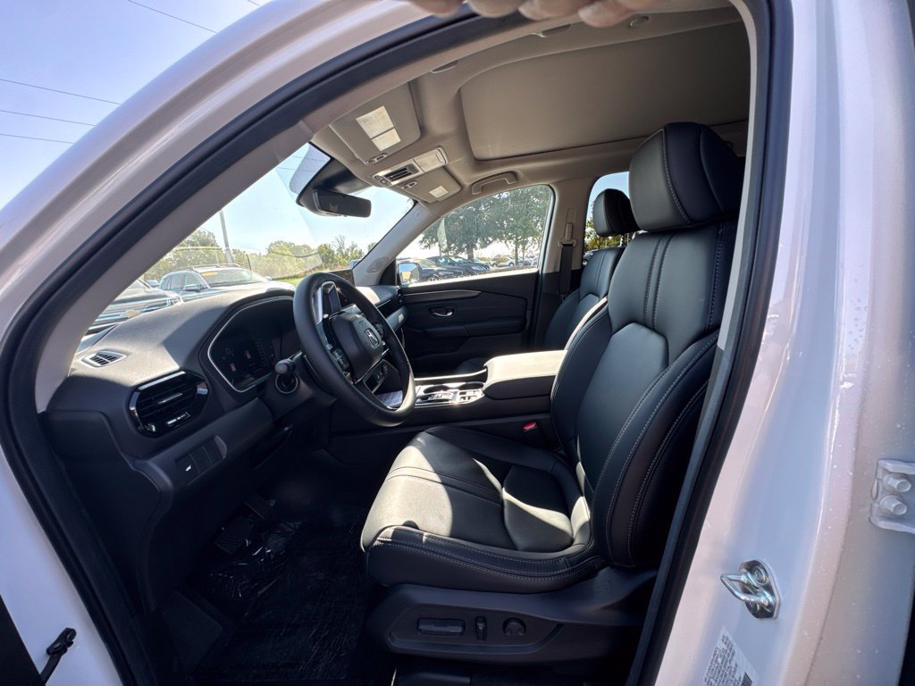 New 2026 Honda Pilot Touring image 13