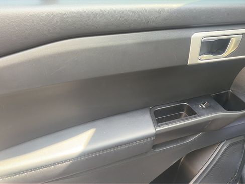 Used 2022 Ford Explorer 4WD image 14