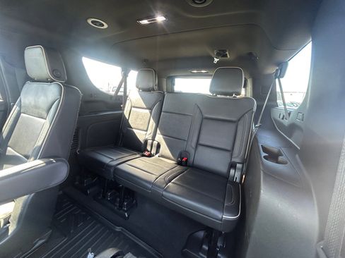 Used 2022 Chevrolet Suburban Premier image 20