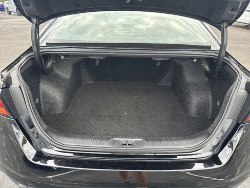 Used 2024 Nissan Altima 2.5 SV FWD image 13