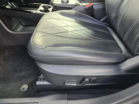 Used 2023 Ford Mustang Mach-E Select image 21