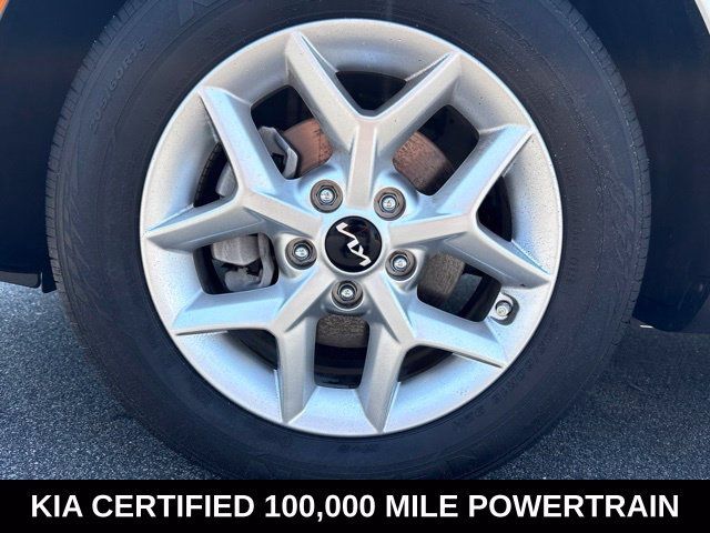 Certified 2025 Kia Soul S FWD image 9