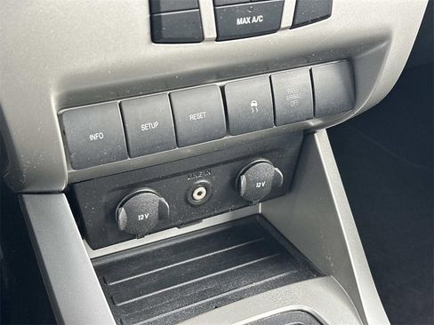 Used 2011 Ford Focus SE image 28