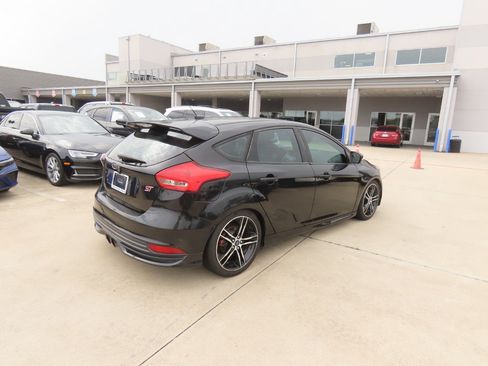 Used 2015 Ford Focus ST FWD image 11