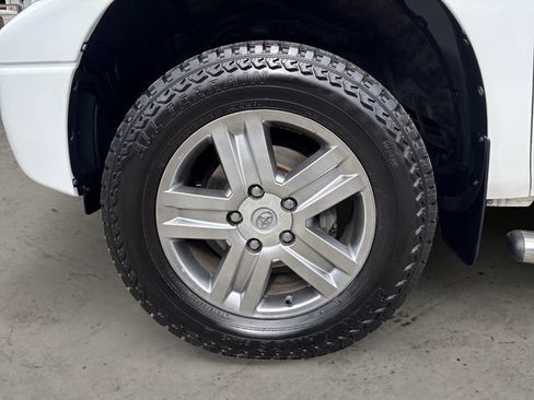 Used 2011 Toyota Tundra Limited w/ Memory Pkg AWD/4WD image 9