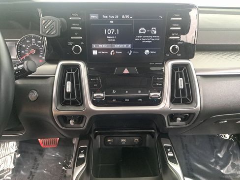 Used 2021 Kia Sorento S image 22