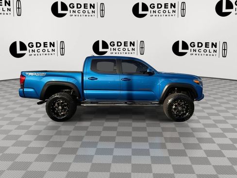 Used 2017 Toyota Tacoma TRD Off-Road AWD/4WD image 9