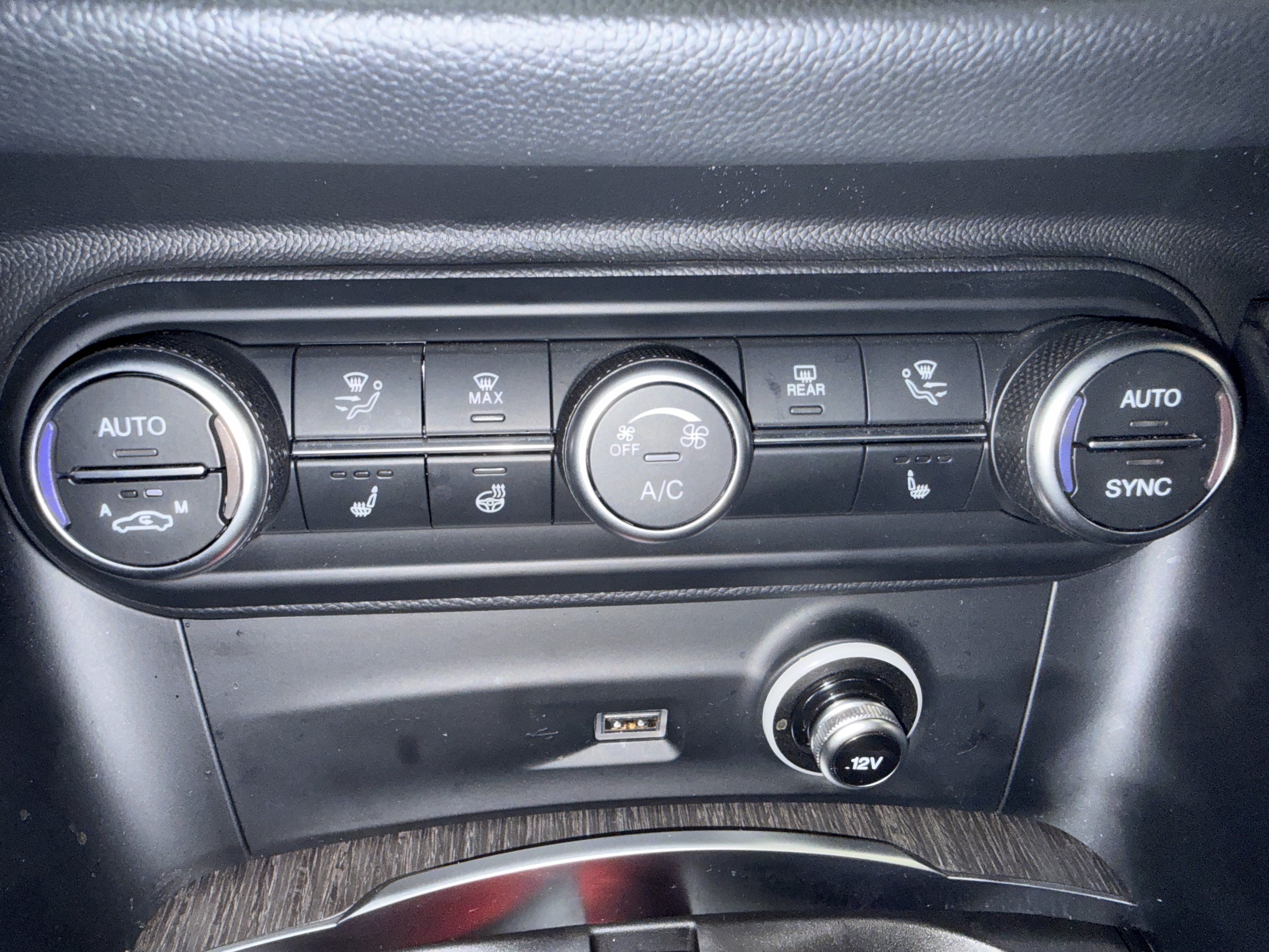 Certified 2023 Alfa Romeo Stelvio Ti AWD/4WD image 18