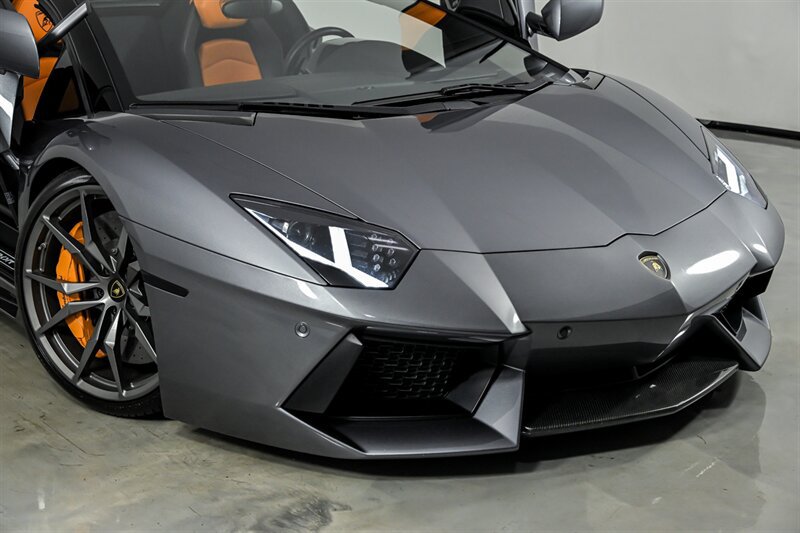 Used 2015 Lamborghini Aventador LP 700-4 AWD/4WD image 2