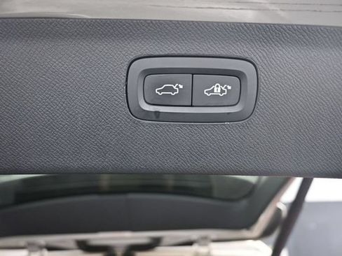 Used 2017 Volvo XC90 T6 Momentum w/ Vision Package AWD/4WD image 25