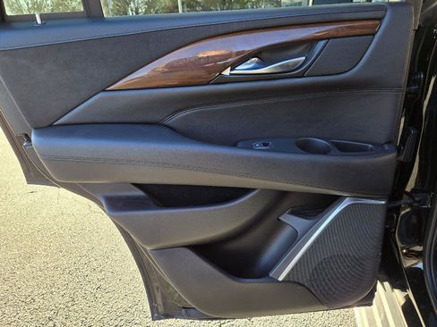 Used 2019 Cadillac Escalade Luxury image 14