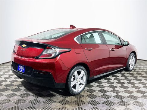 Used 2017 Chevrolet Volt LT w/ Comfort Package image 8