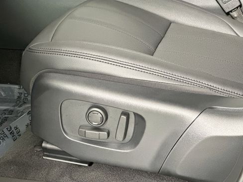 Used 2026 Land Rover Range Rover Evoque S image 17