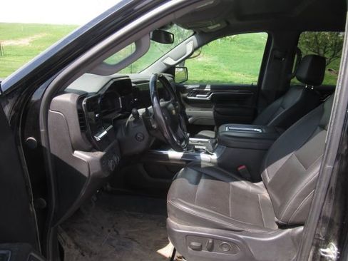 Used 2022 Chevrolet Silverado 1500 LTZ image 3