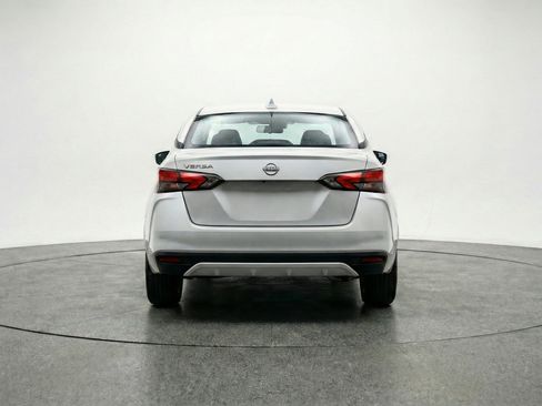 Used 2025 Nissan Versa SV image 7