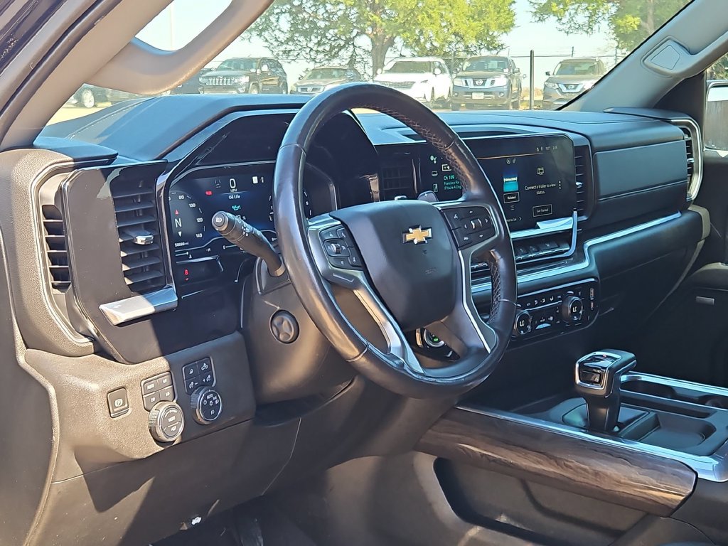 Used 2022 Chevrolet Silverado 1500 LTZ w/ LTZ Convenience Package II AWD/4WD image 13