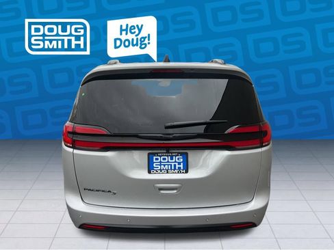 New 2026 Chrysler Pacifica Select w/ S Appearance Package image 5