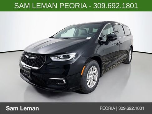 New 2026 Chrysler Pacifica Select FWD image 3