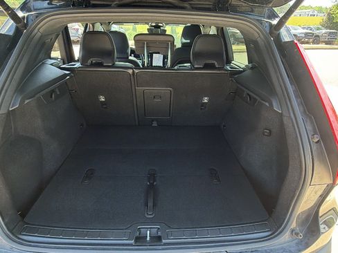 Used 2022 Volvo XC40 P8 Recharge Plus AWD/4WD image 13