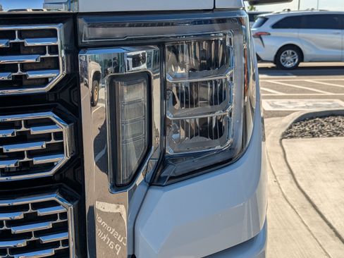 Certified 2020 GMC Sierra 3500 Denali w/ Denali Ultimate Package AWD/4WD image 39