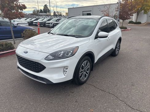 Used 2022 Ford Escape SEL w/ Technology Package image 3