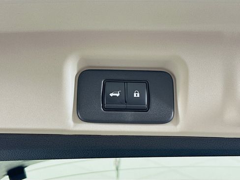Used 2024 Nissan Ariya AWD image 31
