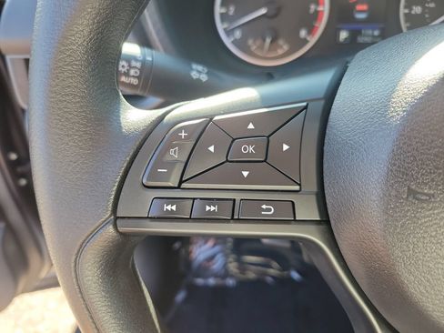 Used 2025 Nissan Sentra S FWD image 18