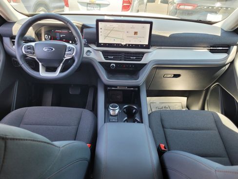Used 2025 Ford Explorer Active RWD image 17