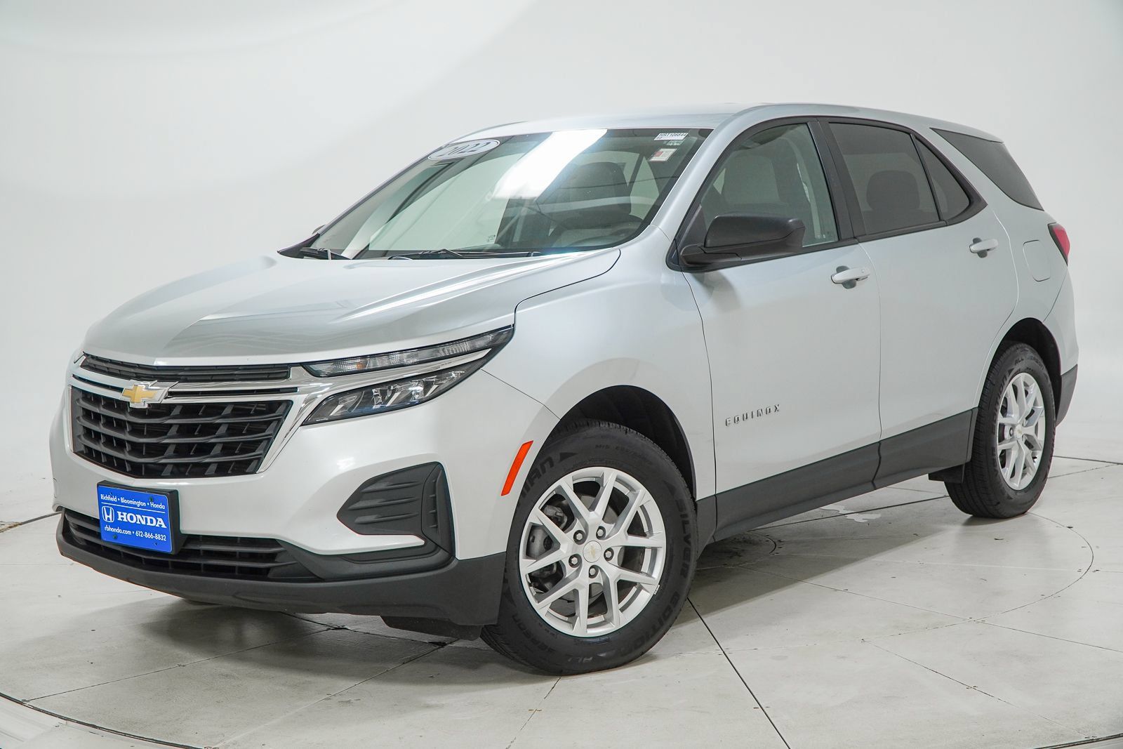 Used 2022 Chevrolet Equinox LS w/ LS Convenience Package AWD/4WD image 1