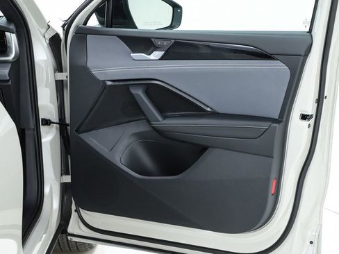 New 2026 Volkswagen Tiguan SE R-Line image 32