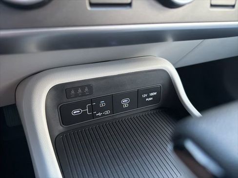 Used 2026 Hyundai Kona SE FWD image 3