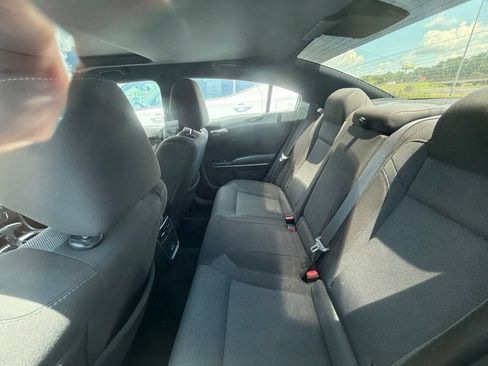 Used 2020 Dodge Charger SXT RWD image 9