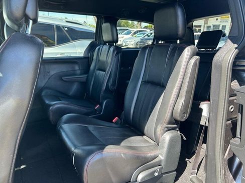 Used 2018 Dodge Grand Caravan GT image 38