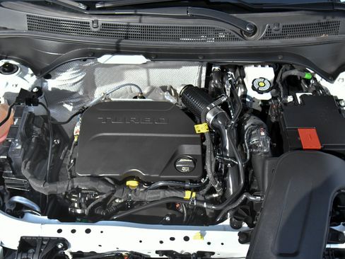 Used 2025 Buick Envista Preferred FWD image 46