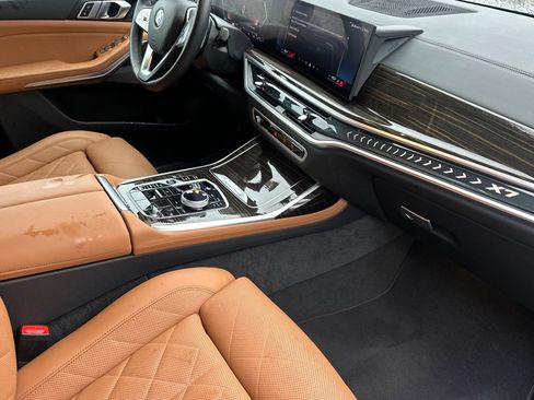 Certified 2025 BMW X7 xDrive40i image 21