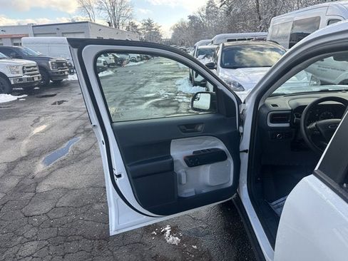 Used 2024 Ford Maverick XLT image 13