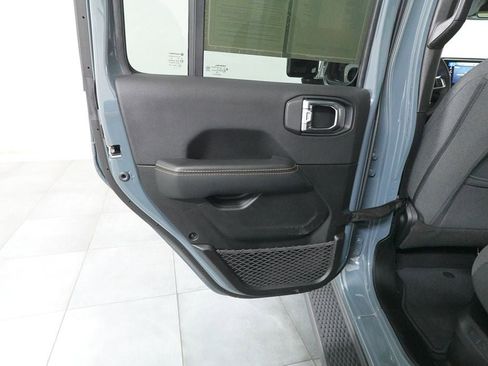 Used 2025 Jeep Wrangler Unlimited Sahara AWD/4WD image 24