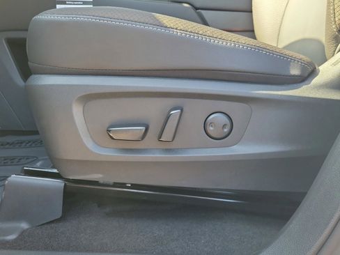 New 2025 Nissan Pathfinder SL image 23