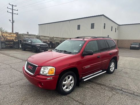 Used 2005 GMC Envoy SLE AWD/4WD image 1