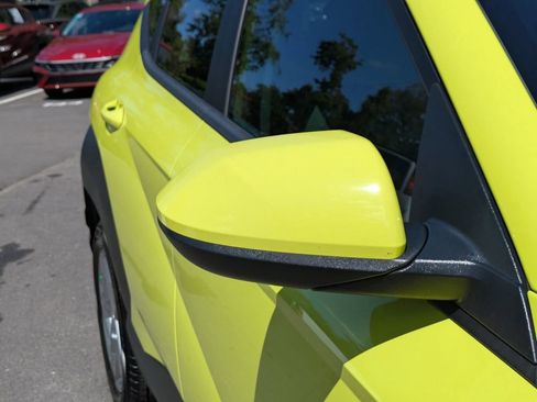 Certified 2025 Hyundai Kona SE FWD image 12