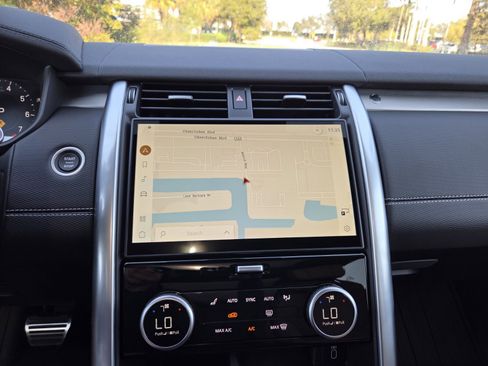 New 2026 Land Rover Discovery Limited Edition image 14