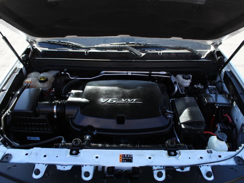Used 2021 Chevrolet Colorado LT w/ Safety Package RWD image 7