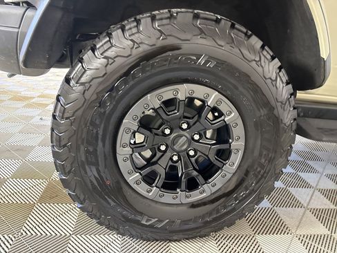 Used 2025 Ford Bronco Raptor w/ Interior Carbon Fiber Pack image 34