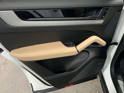 New 2026 Porsche Cayenne image 26