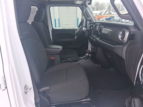 Used 2023 Jeep Wrangler Sahara w/ Cold Weather Group image 16