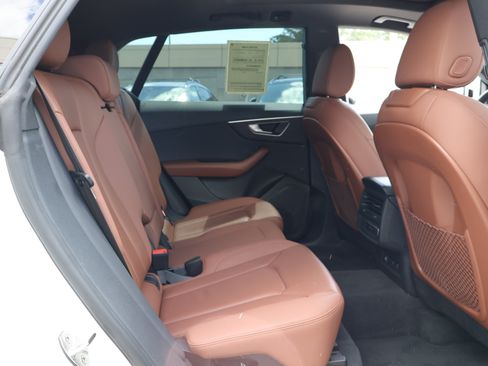 Used 2021 Audi Q8 Premium w/ Convenience Package AWD/4WD image 21