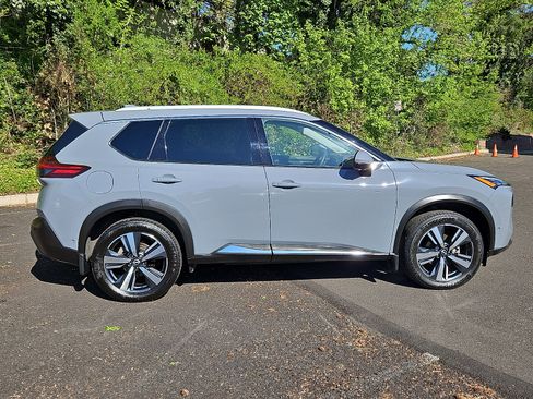Certified 2023 Nissan Rogue SL w/ SL Premium Package image 7