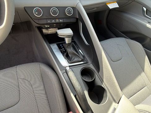 New 2026 Hyundai Elantra SE FWD image 28