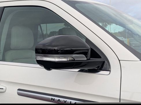 New 2025 Lincoln Navigator L Reserve image 12